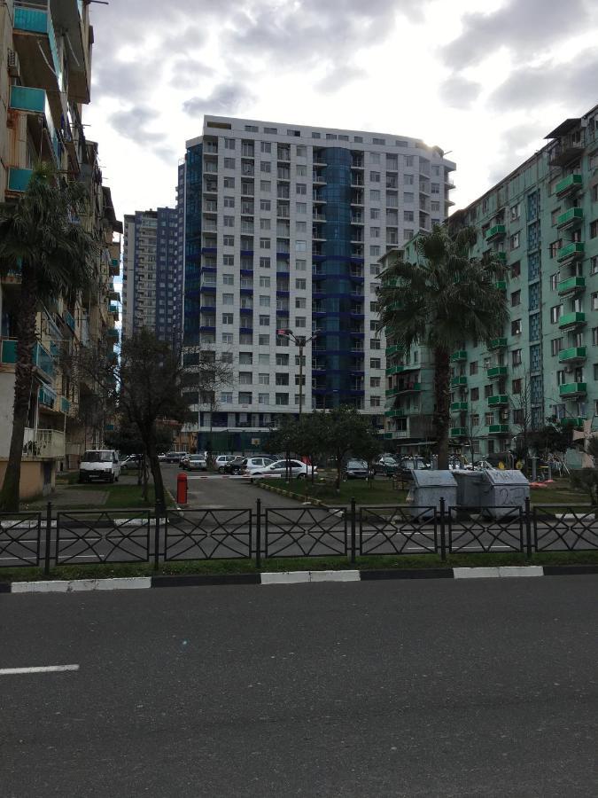 Apartment On Khimshiashvili 11A Batumi Exterior foto